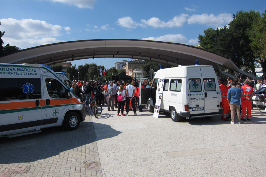 Civitanova La Croce Verde Festeggia Il Compleanno E Per Dono Una Nuova