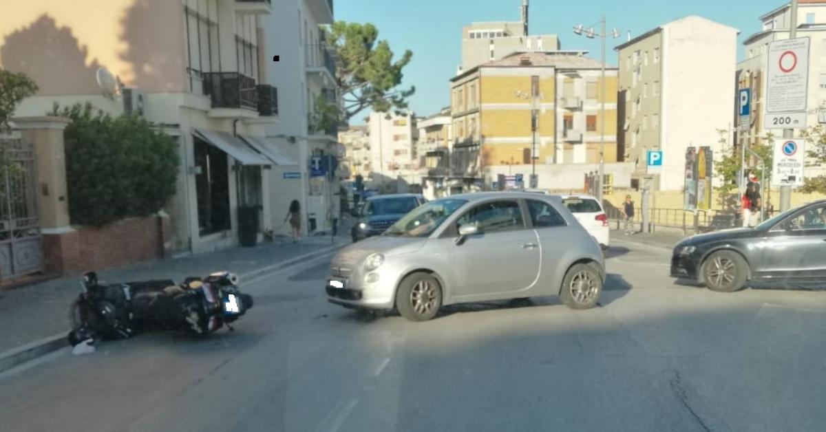 Civitanova Incidente Tra Auto E Scooter Lungo Via Cecchetti Picchio