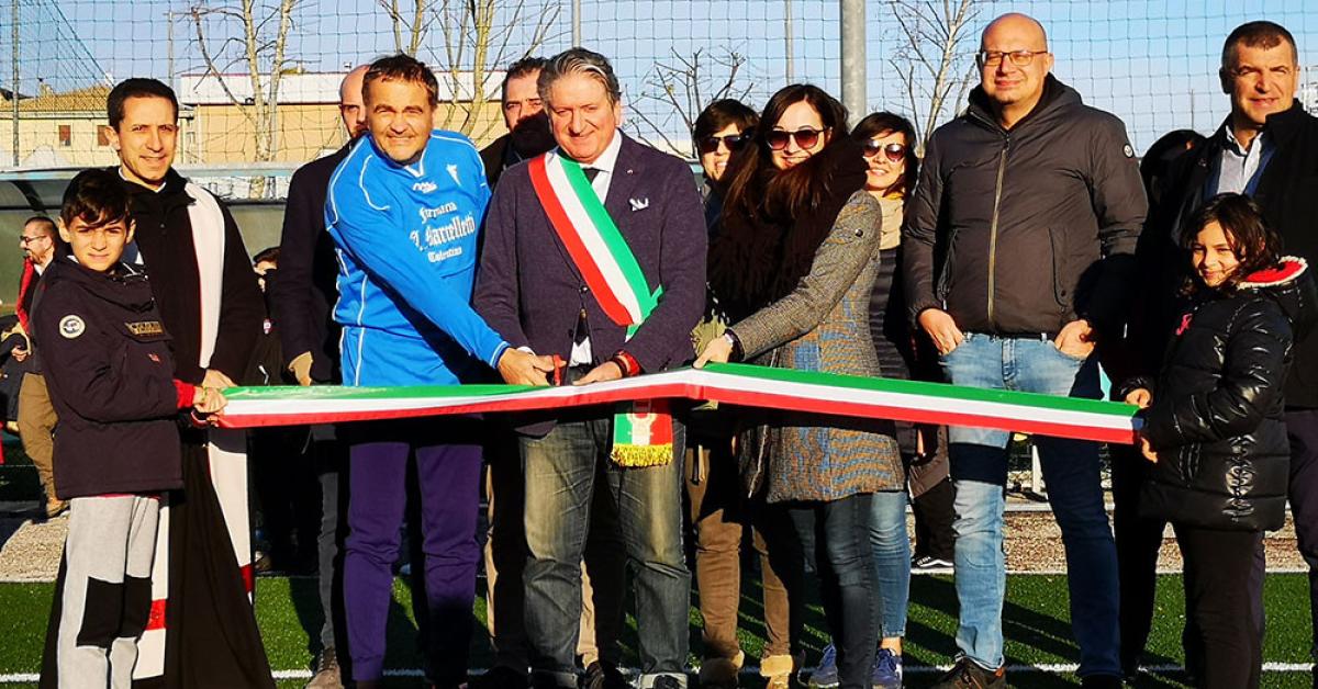 Tolentino Taglio Del Nastro Per Il Nuovo Manto Del Campo Sportivo In