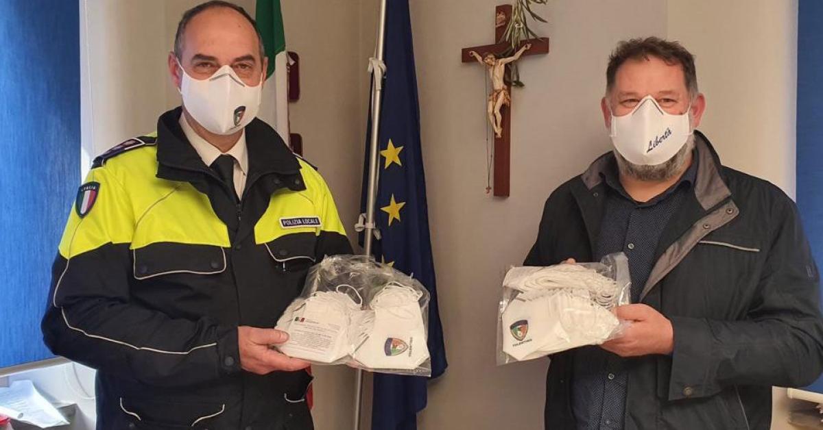 Tolentino Mascherine Con Il Logo Della Polizia Locale Donate Agli