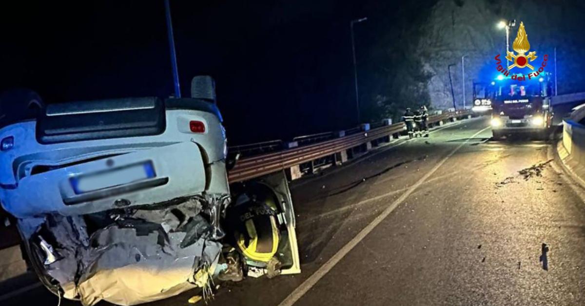 Ascoli Auto Si Ribalta Sul Ponte Di San Filippo Il Conducente