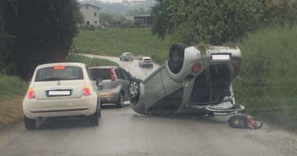 Corneto, Auto Sbanda Per La Pioggia E Si Ribalta - Picchio News - Il ...