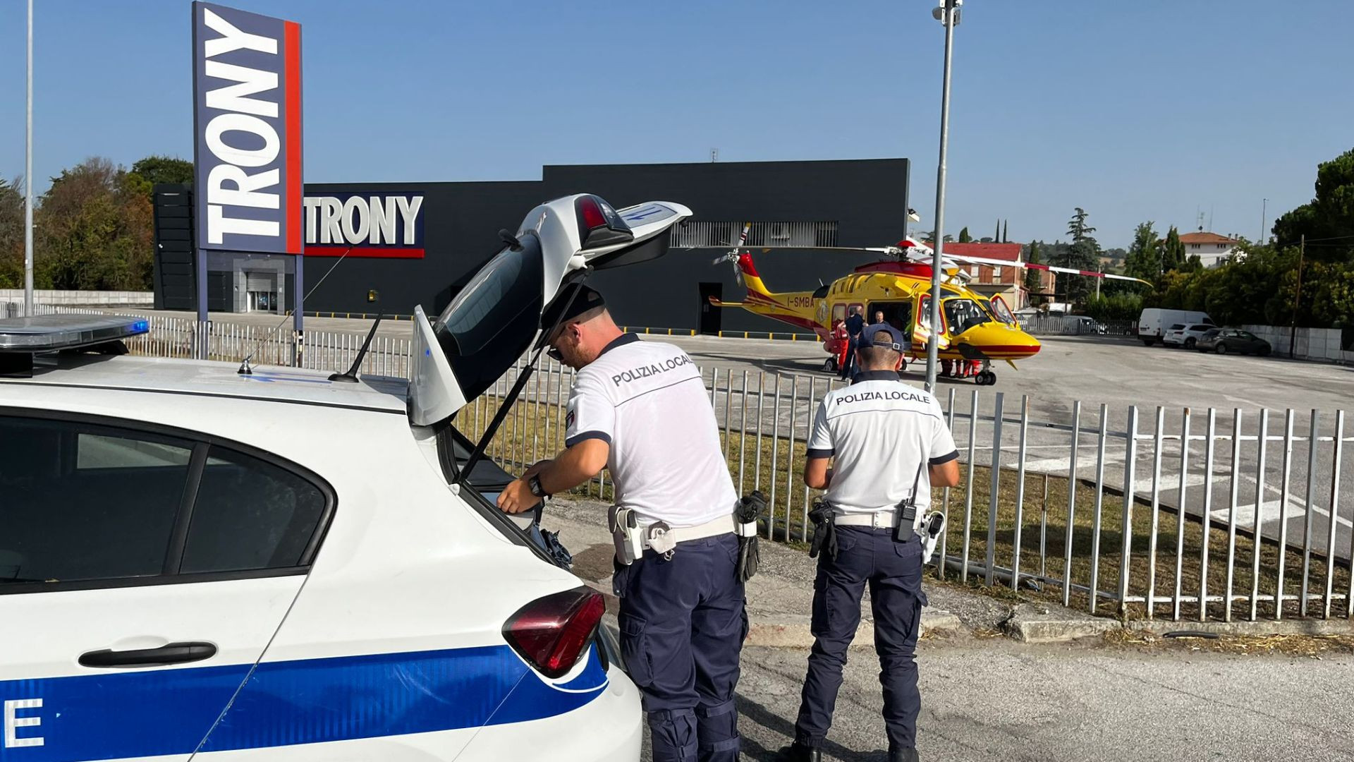 Macerata, scontro tra auto e scooter: 64enne trasferito a Torrette ...