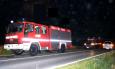 Paura durante il maltempo: albero piomba sull'autobotte dei Vigili del Fuoco. Equipaggio salvo per miracolo