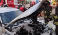 Auto in fiamme nella notte a Trodica: evacuata un’abitazione