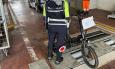 Bici elettrica "truccata" a Macerata: correva senza pedalare, sequestro e 6.000 euro di multa