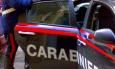 Si barrica in casa con una motosega: fermato dai carabinieri e trasportato all'ospedale