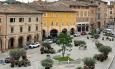 San Severino, il "verde itinerante” resta in piazza del Popolo: l’allestimento estivo conquista tutti