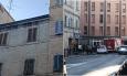 Macerata, cadono calcinacci e pezzi di grondaia da un edificio: intervengono i vigili del fuoco