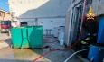 Montecassiano, fiamme nel filtro di aspirazione di un macchinario laser: Vigili del Fuoco al lavoro in un'azienda