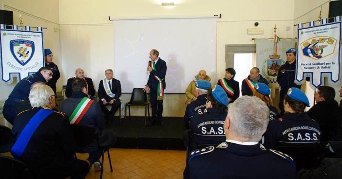 Nasce a Monte San Martino la Polizia locale associata dell'Unione Montana dei Monti Azzurri Nasce a Monte San Martino la Polizia locale associata dell'Unione Montana dei Monti Azzurri