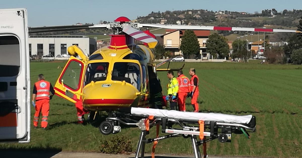 Recanati, violento scontro tra due auto: un uomo trasferito a Torrette ...