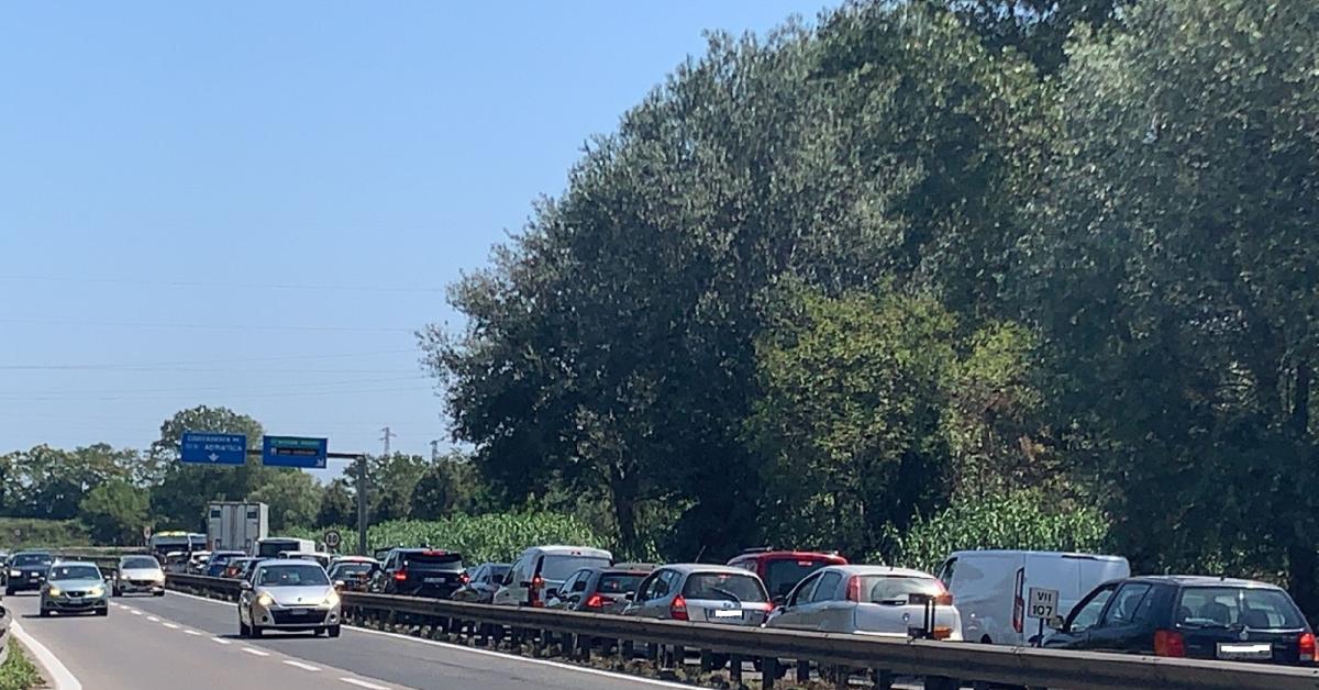 Civitanova, incidente in superstrada più auto coinvolte, traffico bloccato (FOTO) Picchio