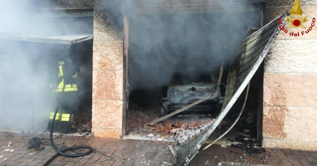 Matelica, Auto Prende Fuoco In Un Garage: Evacuata Palazzina - Picchio ...