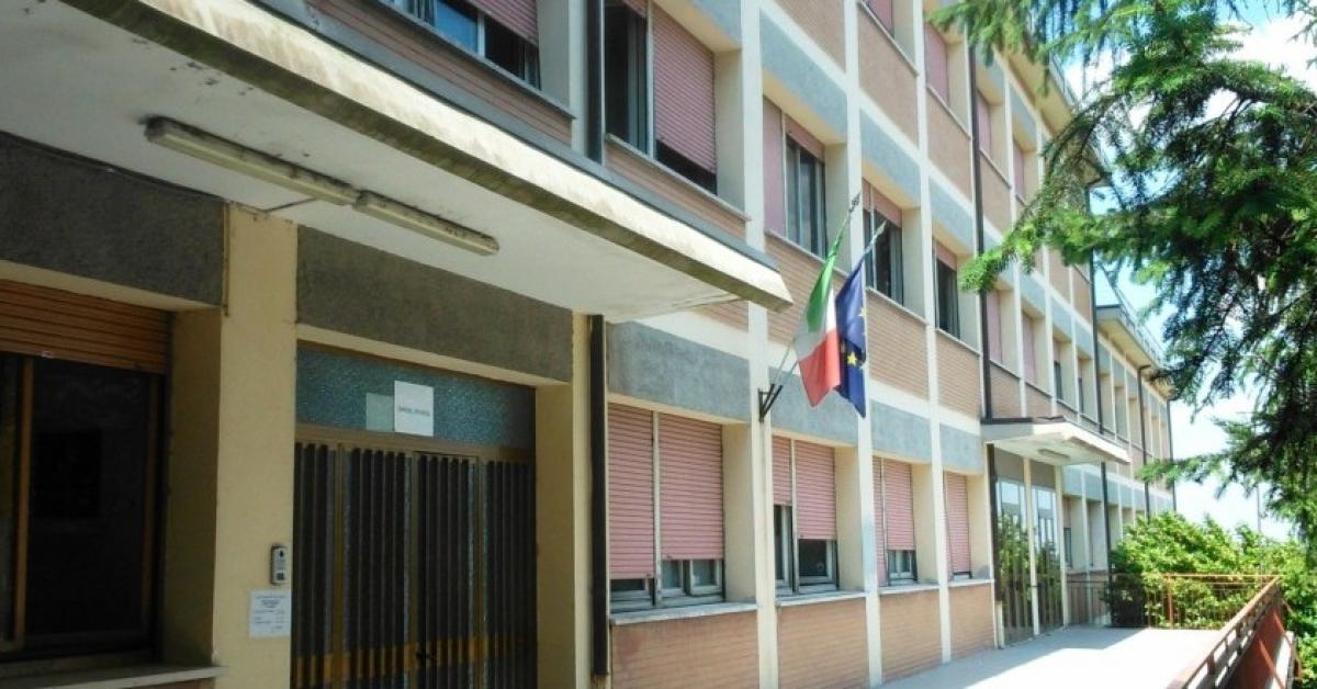 Macerata la situazione degli edifici scolastici complessa quella