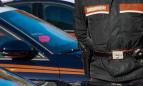 Montecassiano, dà in escandescenze in caserma e colpisce un’auto con un mattone: denunciato 21enne