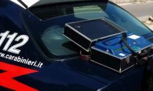 Rifiuta l’alcoltest e si oppone ai militari: guai per un 40enne a Potenza Picena