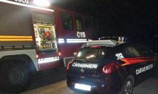 Loro Piceno, auto esce di strada: 54enne estratta dalle lamiere dai vigili del fuoco