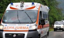 Frena il primo e scatta l’effetto domino: cinque motorini coinvolti in incidente a Ripe San Ginesio