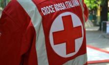 Civitanova, impugna una pistola e minaccia due operatori della Croce Rossa: denunciato 45enne