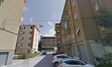 Ucciso nella sua abitazione a Fabriano, la convivente nega ogni addebito
