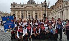 Li Matti de Montecò all'udienza generale del Papa, poi canti e balli in piazza San Pietro
