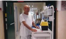 Civitanova, l'infermiere Giacomo Cingolani va in pensione: "Colonna portante del reparto di Ortopedia"