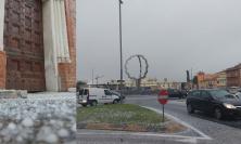 Maltempo nel Maceratese, irrompe l'aria fredda: gragnola a Civitanova e neve in montagna (FOTO)