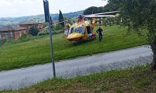 Recanati, sedicenne cade con la moto: trasportato in eliambulanza a Torrette
