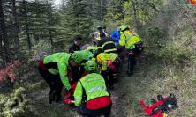 Cade con la mountain bike e si procura la sospetta frattura del bacino: soccorso in eliambulanza (FOTO)
