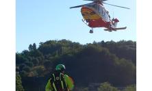 Fiuminata, scontro tra auto e moto a Ponte Castello: donna trasportata a Torrette
