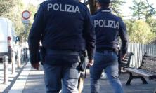 Civitanova - Si ferisce da solo, poi aggredisce i poliziotti: 60enne pregiudicato in carcere