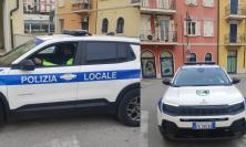 Porto Recanati, la polizia locale viaggia in elettrico: ufficiale la consegna del nuovo mezzo