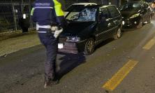 Macerata, donna travolta da un'auto mentre attraversa: trasportata d'urgenza a Torrette