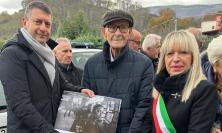 San Severino festeggia i 100 anni di Alessandro Sassaroli: per l'ex poliziotto picchetto d'onore e tante autorità presenti