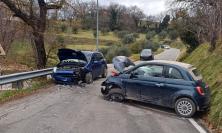 San Severino, scontro tra due auto sulla "lunga di Serripola": due feriti in ospedale (FOTO)