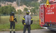 Perde l'orientamento dopo aver lasciato il sentiero e scivola: donna soccorsa dai vigili del fuoco