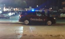 Civitanova, blitz antidroga dei carabinieri in pieno centro: spacciatore in fuga tra i vicoli