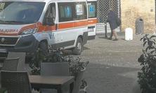 Macerata, dramma in centro: carabiniere in pensione accusa un malore e muore in strada