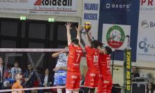 Volley, la Banca Macerata Fisiomed crolla in casa: Cuneo si impone in 3 set