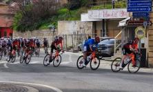 Passaggio della Tirreno-Adriatico a Tolentino: una mattinata di grande ciclismo