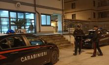 Tolentino, 20enne finisce con l'auto fuori strada: positivo a cocaina e alcol