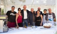 Frittelle, musica e sorrisi: il Primo Maggio accende il cuore di Civitanova Alta