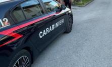 Minaccia e rapina una donna in centro: identificato e denunciato un 39enne