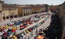 San Severino, invasione a quattro ruote: le Fiat 500 conquistano piazza del Popolo per un weekend