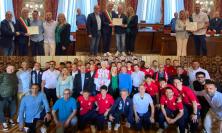Maceratese, l'entusiasmo per la Serie D "contagia" anche il Comune: il sindaco "veste" i colori della 'Rata'