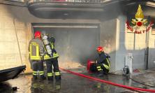 Monteprandone, incendio in autorimessa a Centobuchi: tre feriti e palazzina evacuata