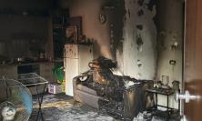 San Severino, incendio distrugge casetta Sae: evacuato 70enne