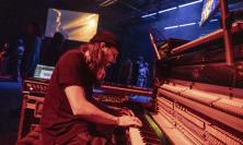 “By This Window”: il compositore civitanovese Edoardo Petracci lancia il suo primo album solista su Kickstarter