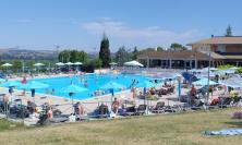 Macerata, riapre la piscina Filarmonica: torna l'estate in città con nuovi orari e spazi